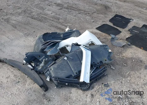 2015 Toyota Corolla Le z USA, uszkodzony, nr VIN 2T1BURHE5FC465812